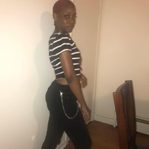 Meet your Posher, Dominique